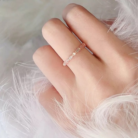 3.44Ct Pear Cut Morganite Solitaire Rose Gold Ring - Picture 16 of 16